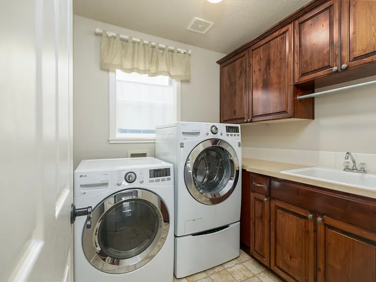 13435 NW Payne Dr — Photo 18
