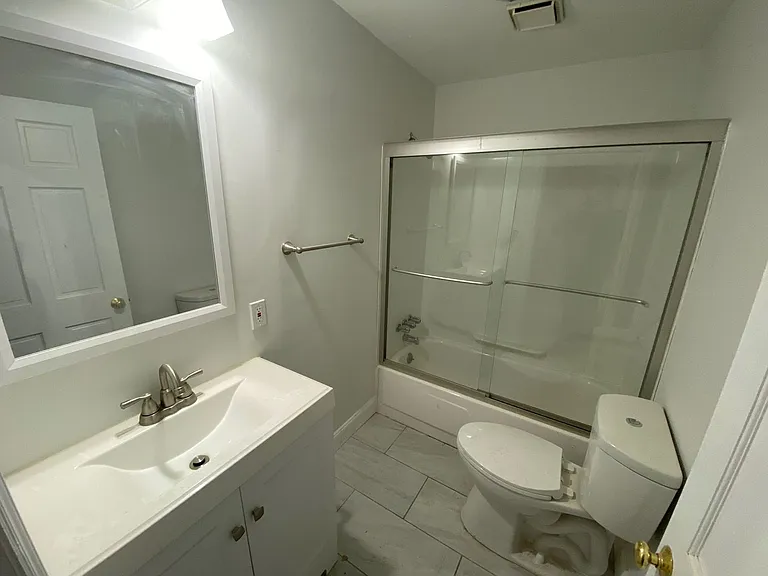 Worthington St 1445 HHR — Photo 13