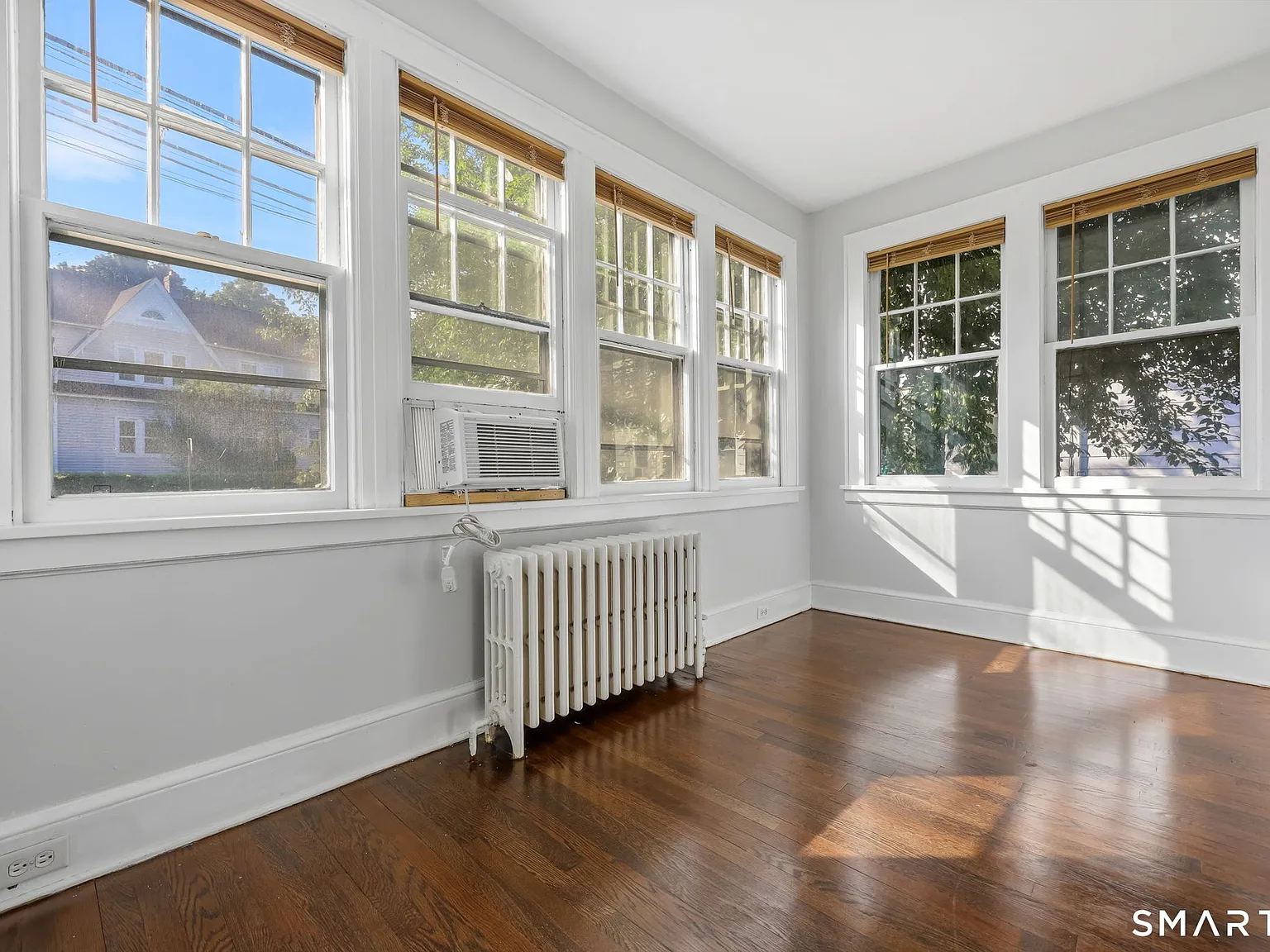 2 bed, 1.0 bath, 1292 sqft, $2,200 — Photo 3