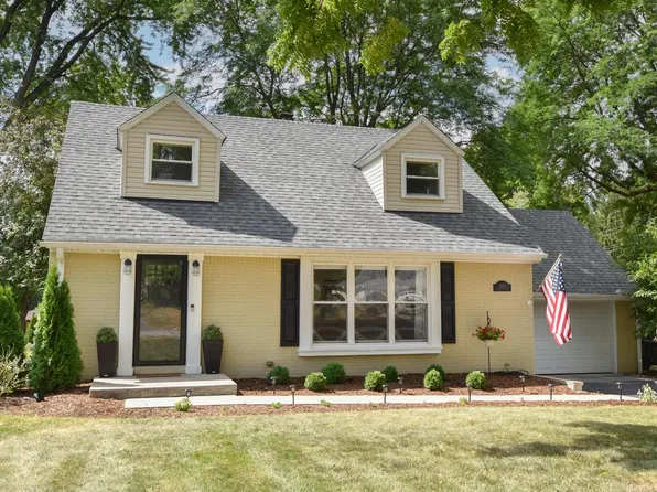 12311 W Woodland AVENUE, Wauwatosa, WI 53226