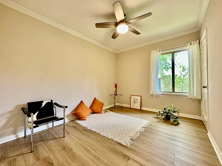 2125 Stewart St — Photo 8