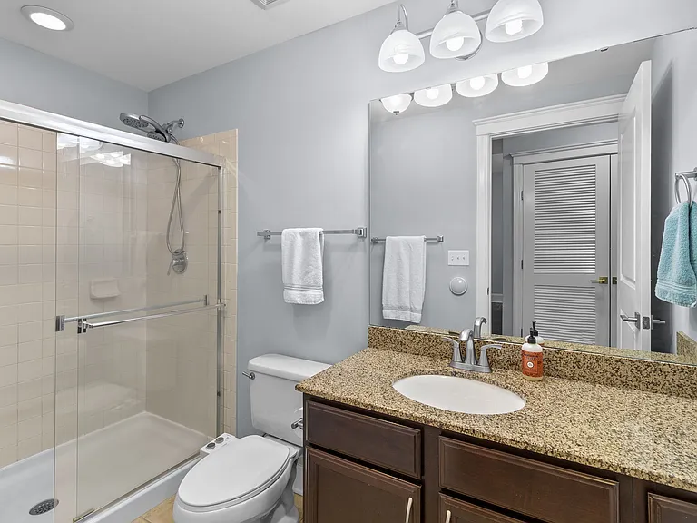 222 Glenwood Ave — Photo 11