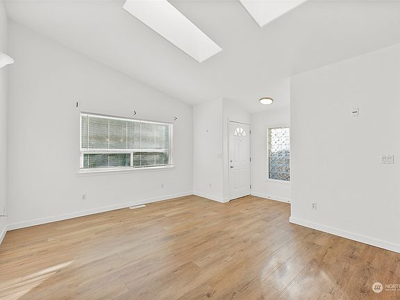 4th image of 4820 N Pearl Street #4818