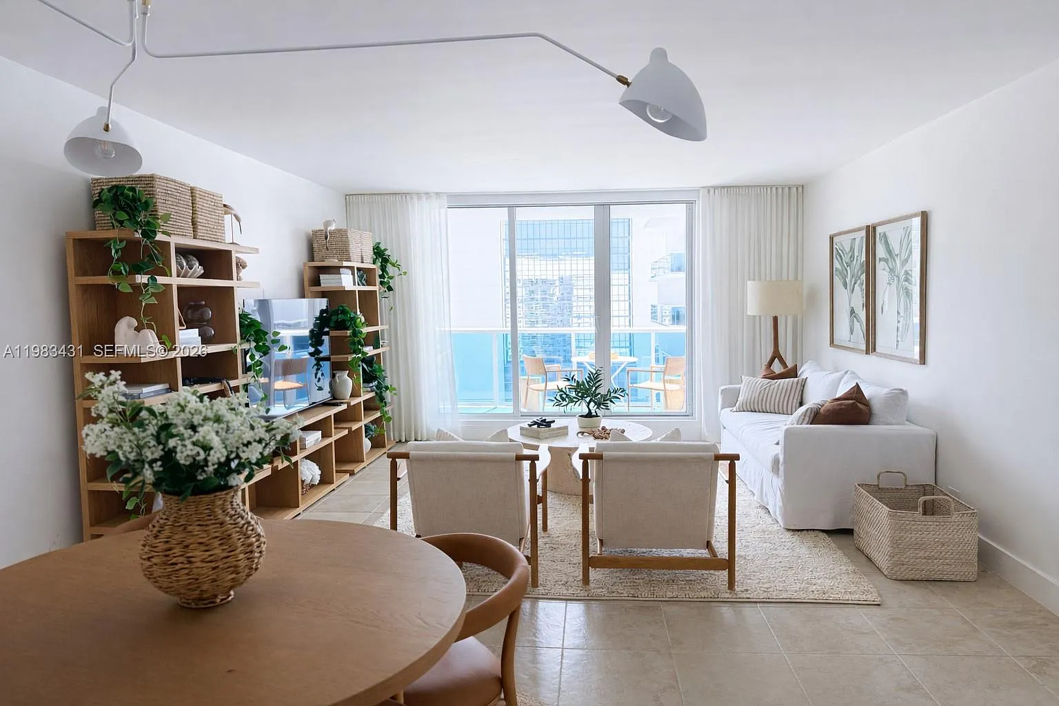 Roney Palace Condo — Photo 3