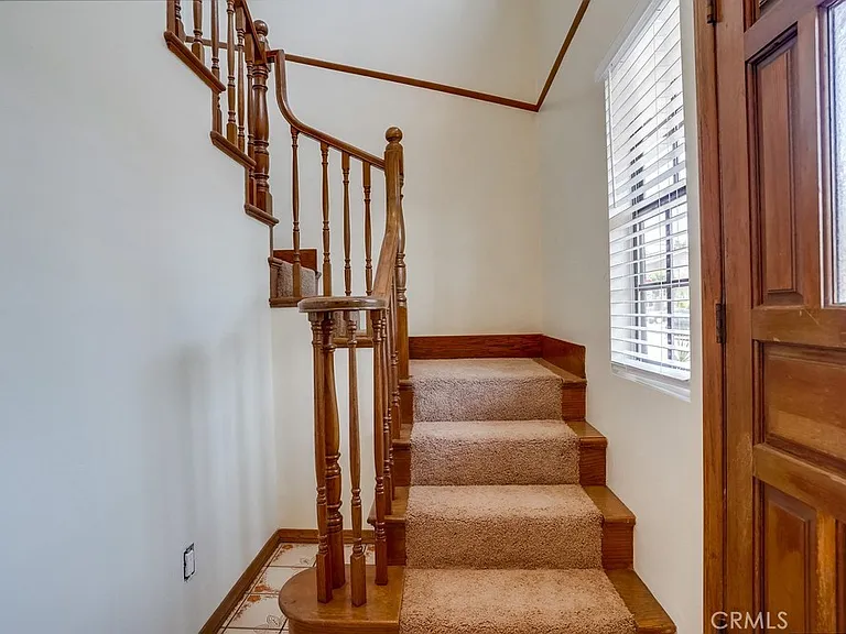 1307 Mackay Ln — Photo 9