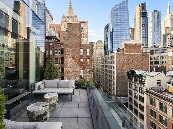5th image of 90 Lexington Ave APT Phc