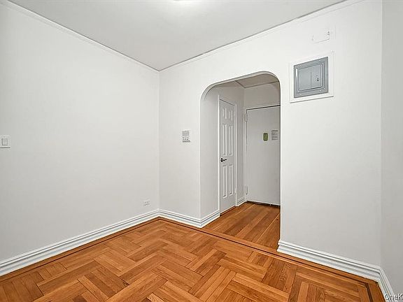 3rd image of 2685 Creston Ave APT 3H