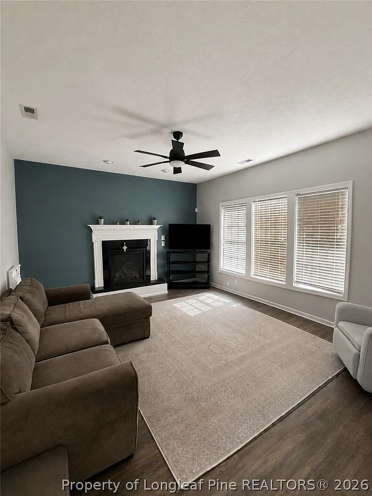 3 bed, 2.5 bath, 2167 sqft, $2,000 — Photo 4