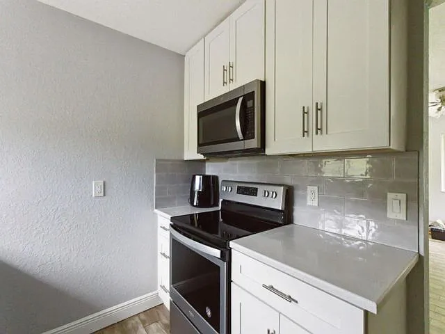 2227 NE 3rd Ave #1 — Photo 9