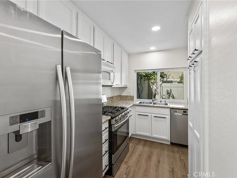 51 Golden Glen St #1 — Photo 4