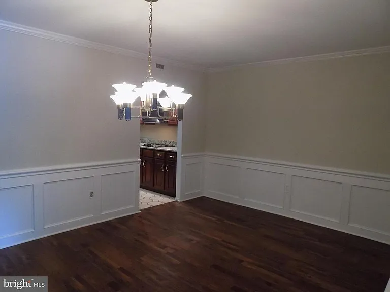 702 Towne Center Dr — Photo 16