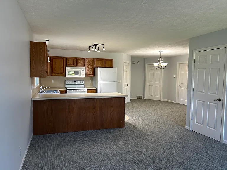 9644 Meadowland Ct #9644 — Photo 3
