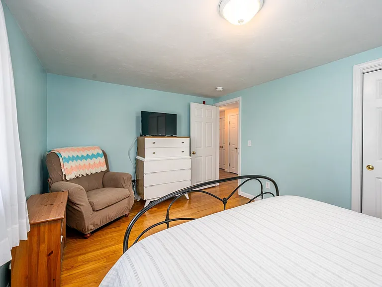 78 Center St #2-14 — Photo 9