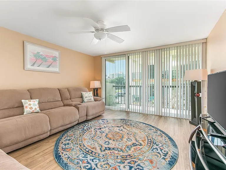 400 Island Way #212 — Photo 11