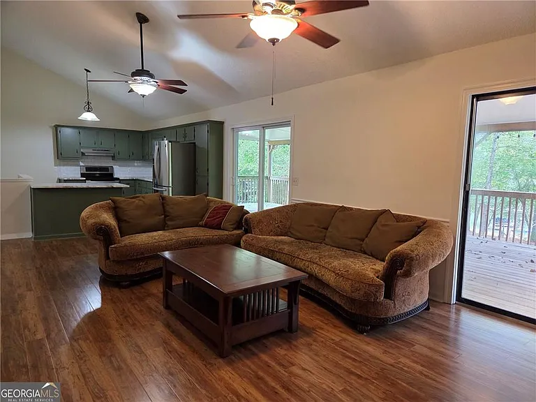 984 Overlook Dr — Photo 6
