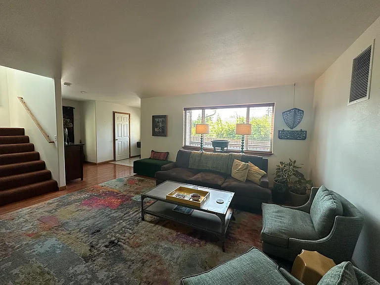 212 Huntingford St #NA — Photo 6