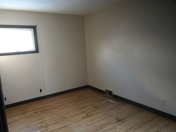 5th image of 422 Linden Ave #1