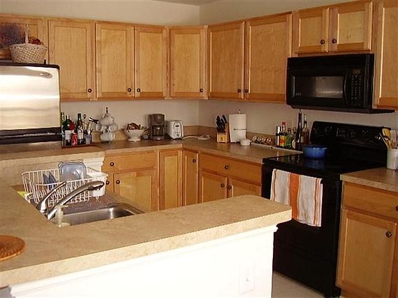 2nd image of 3005 Barclay Way