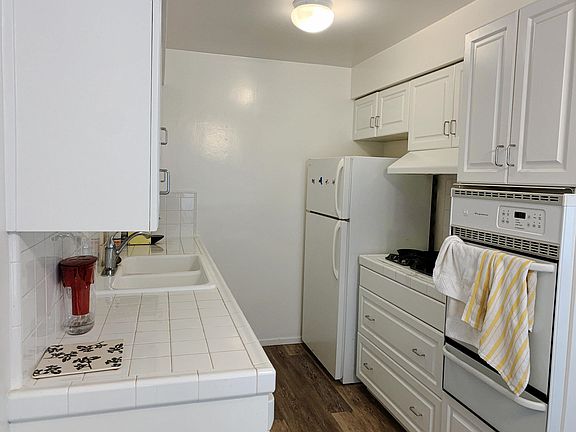 5th image of 829 Euclid St APT 2