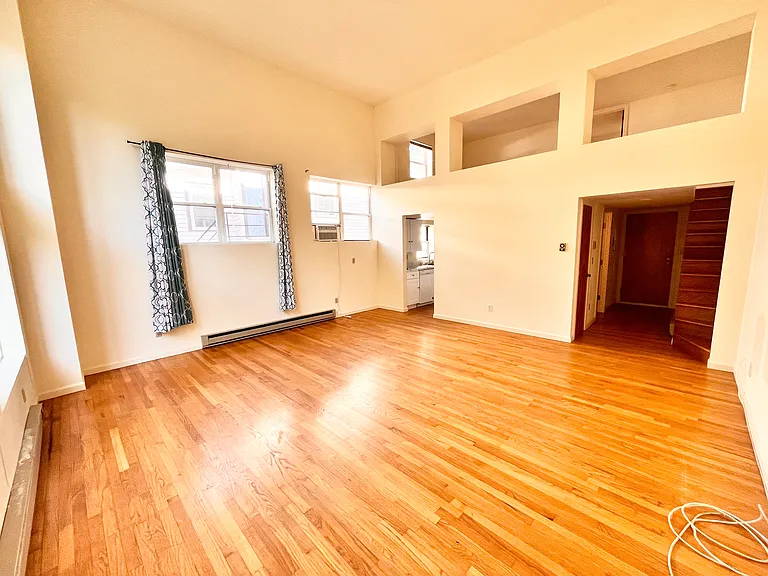 287 Saint John St #4 — Photo 4