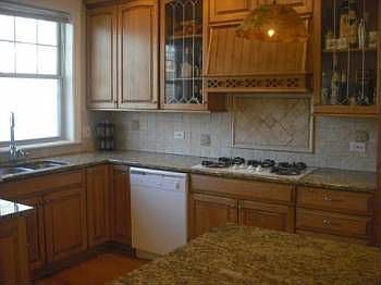 4th image of 9132 Mason Ave