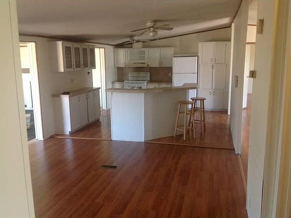 Dining/Kitchen 13x28