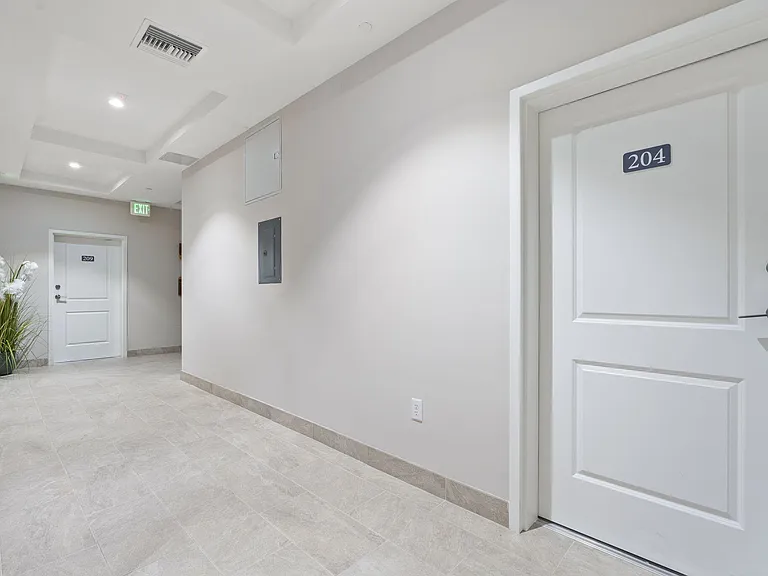 41 SW Seminole St #204 — Photo 20