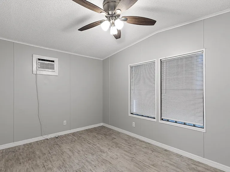 6620 Maloney Ave #14 — Photo 20