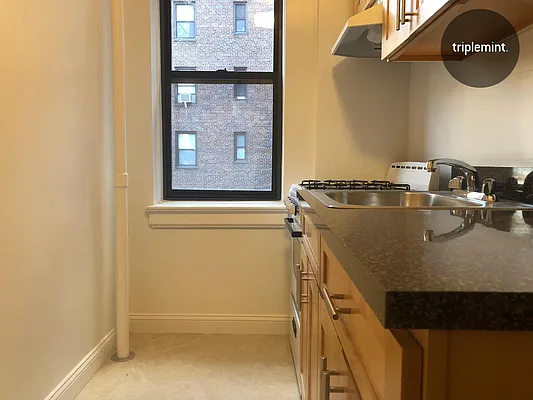 Rented by Triplemint | media 9