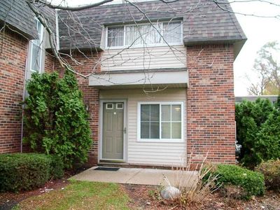 537 Long Shore Dr, Ann Arbor, MI, 48105