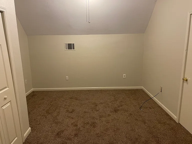 212 Lexington Dr — Photo 18