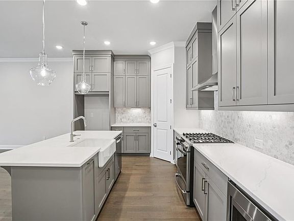 This home features an open design with 10 ft. ceilings on the main.