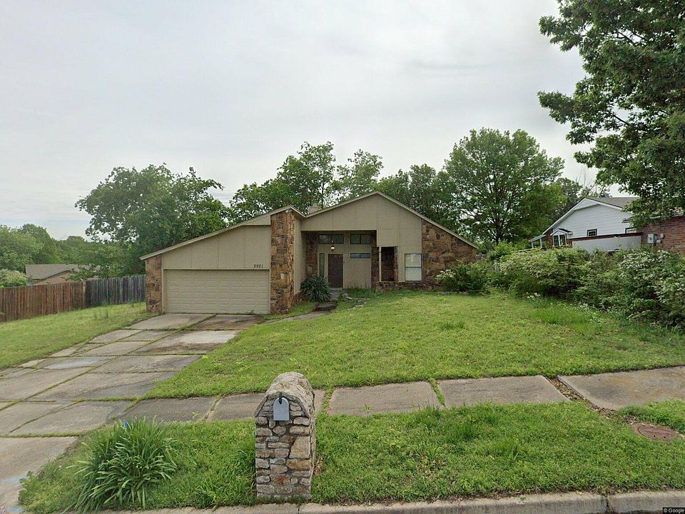 1st image of 2921 S 137th Ave E