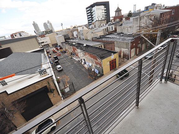 5th image of 820-24 N 3rd St Unit 401