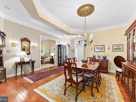 5th image of 818 Woods End Ct