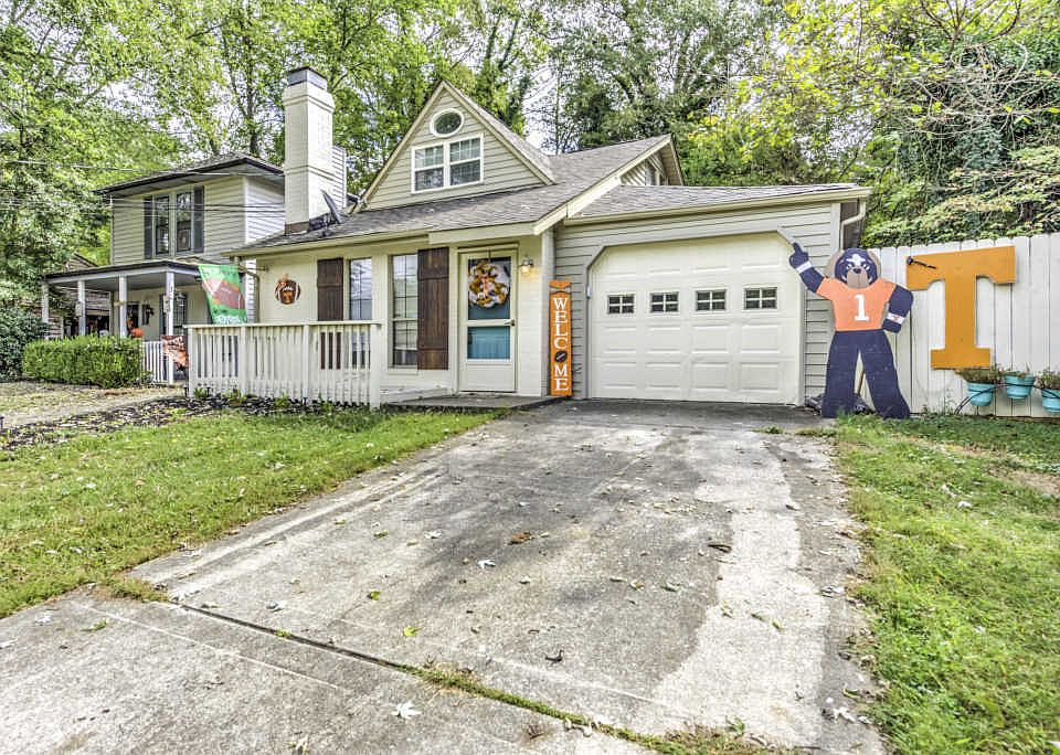 1st image of 7670 Chatham Cir