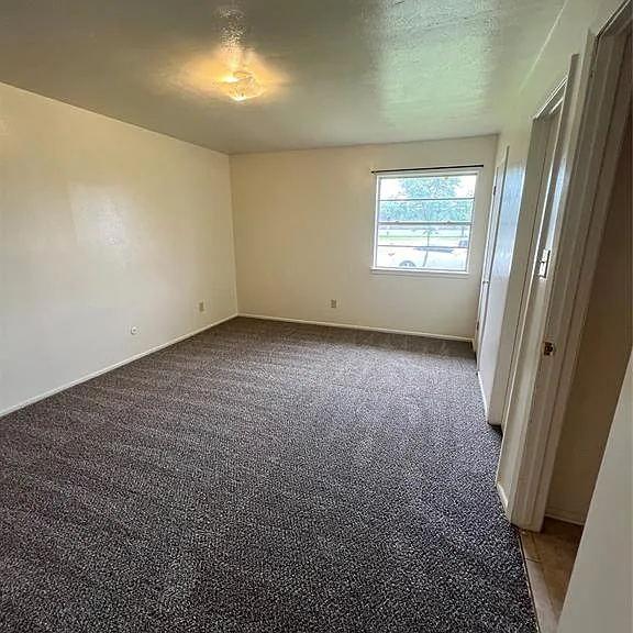 3104 Stanford St — Photo 1