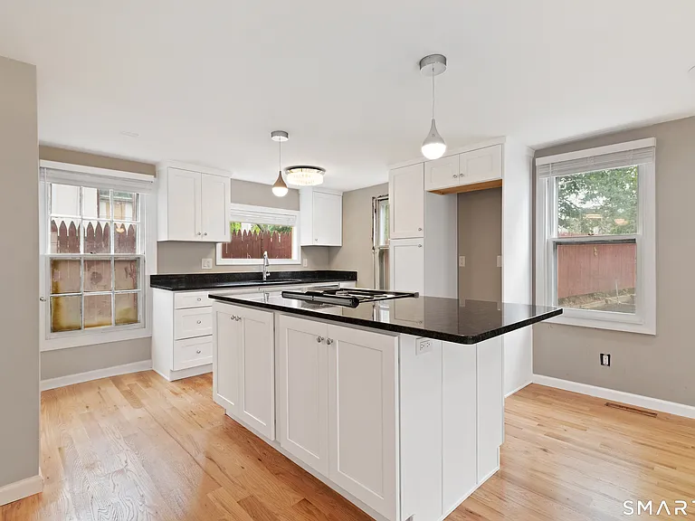 601 Chapel St #B — Photo 5