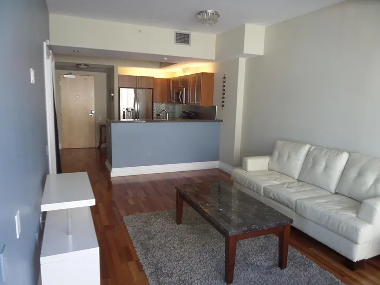 350 11th Ave #927 — Photo 8