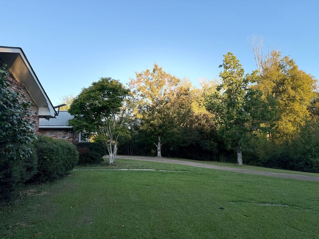5687 Meadville Rd - Property Image
