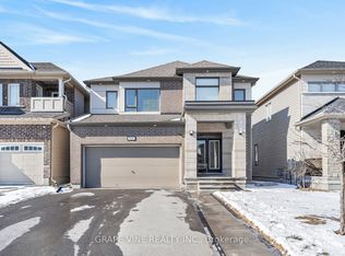 908 Pedigree St, Ottawa, ON K2S 0Y5