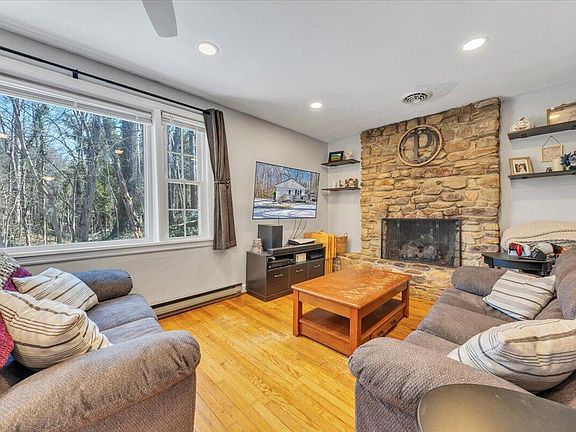 5th image of 1720 Millbrook St