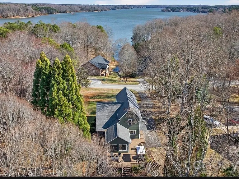 1665 Sherwood Ct — Photo 3