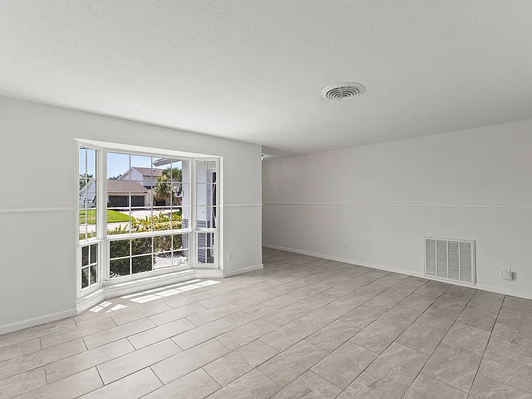 4960 Dover St NE — Photo 12