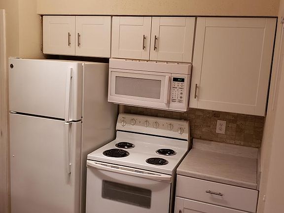 2nd image of 7118 Oakwood Glen Blvd APT 103