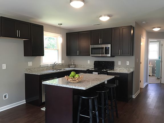 5th image of 2726 Combs Dr