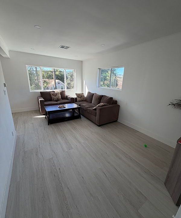 1st image of 10356 Oro Vista Ave
