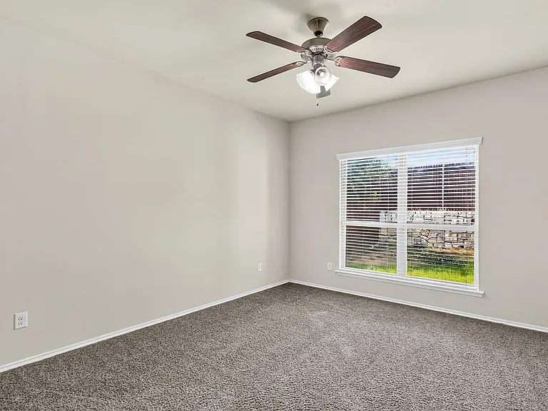 9813 Moccasin Creek Ln — Photo 21