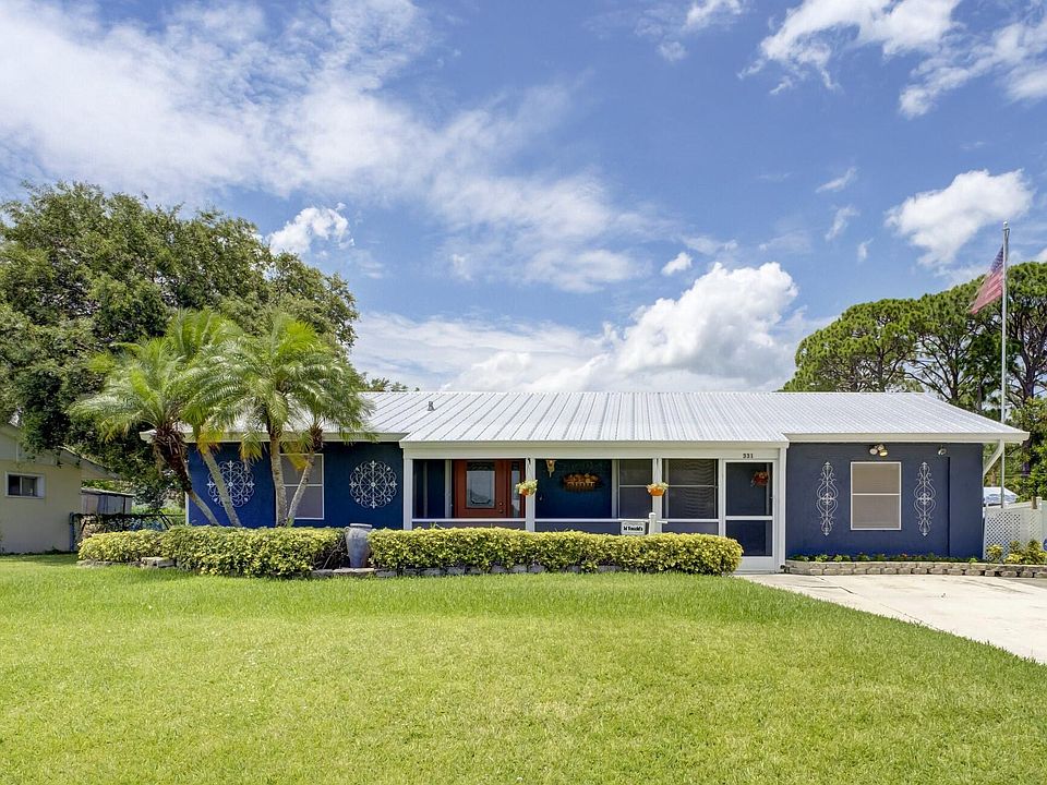 1st image of 331 SE Crosspoint Drive