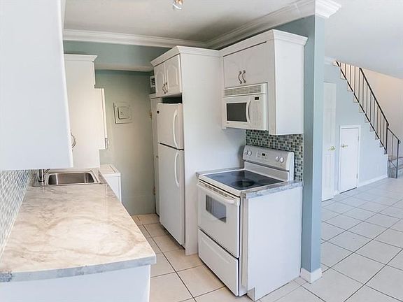 5th image of 620 NE 28th St APT 201
